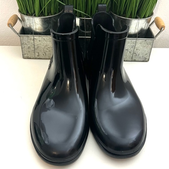 Unknown Shoes - Womens Rain Boots Flat Heel Black PVC Size 9 Good Condition